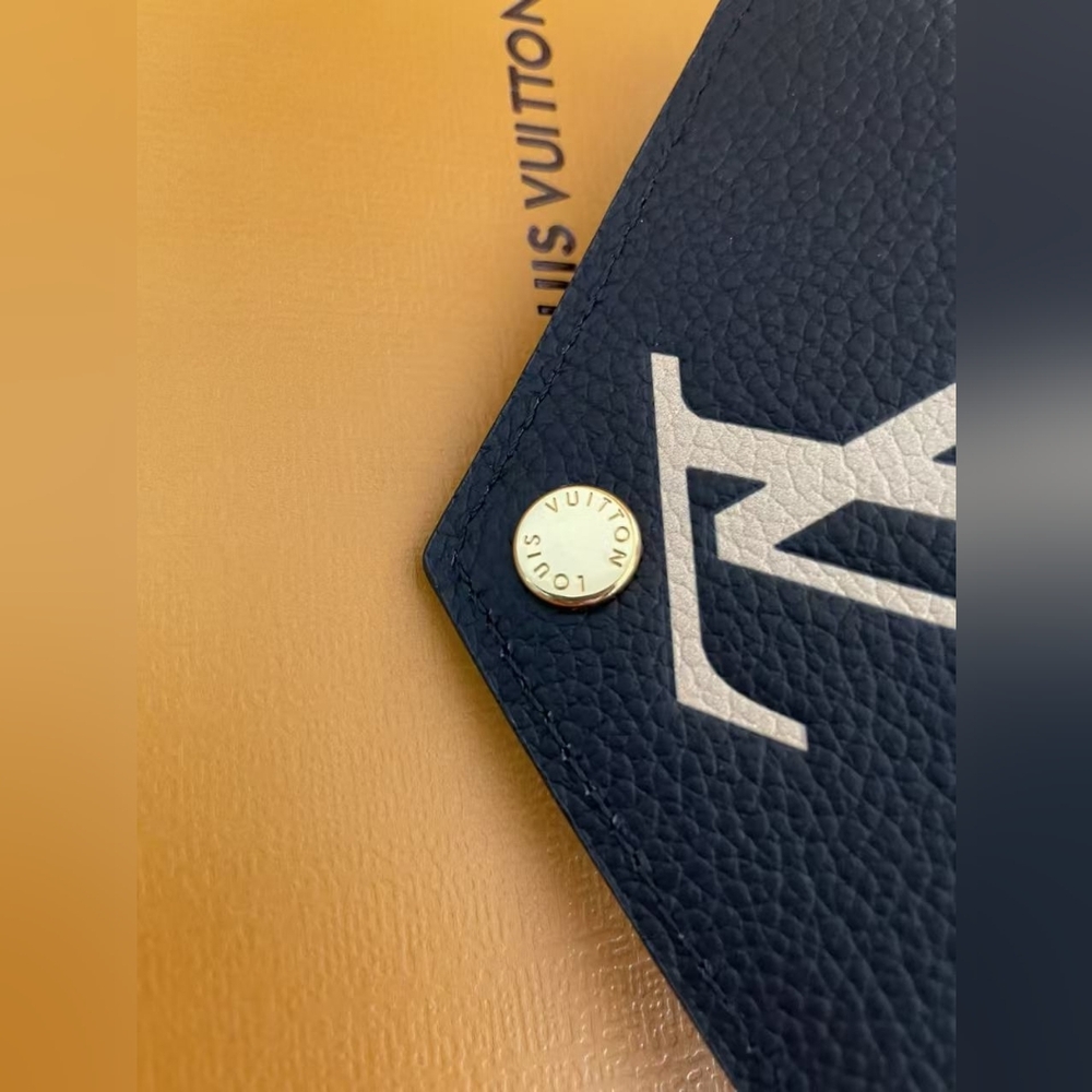 Louis Vuitton Victorine Wallet - Picture 13 of 16